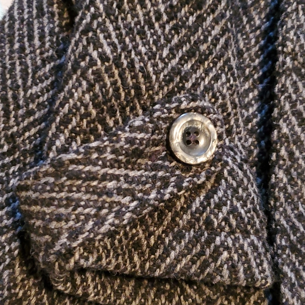 Coat - Picture 6 of 8